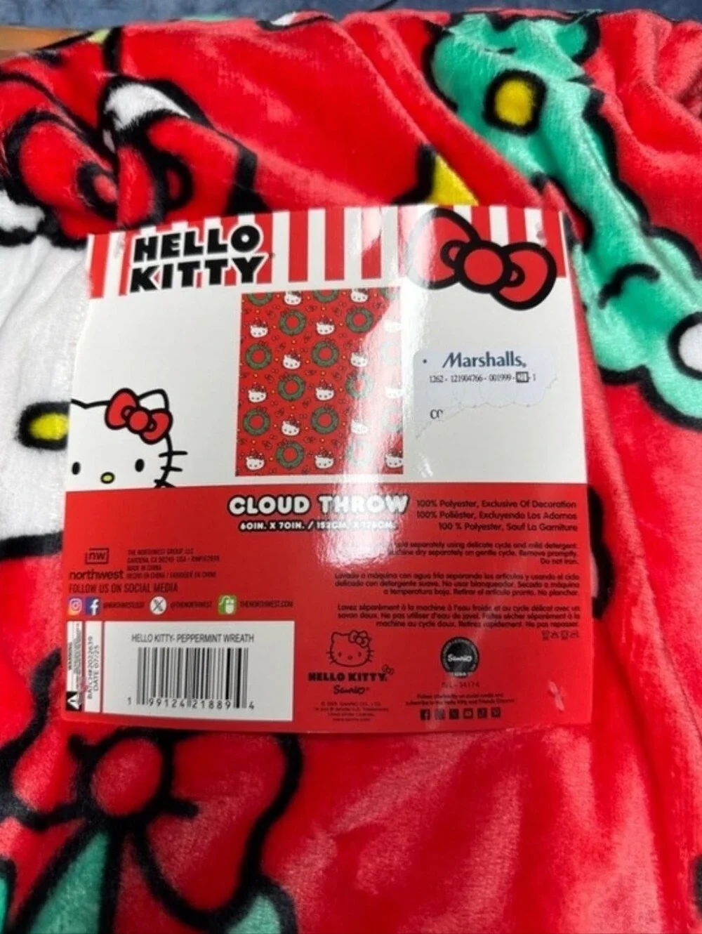 Hello Kitty Peppermint Wreath Cloud Throw Blanket 60x70 Christmas Red NWT Hanger